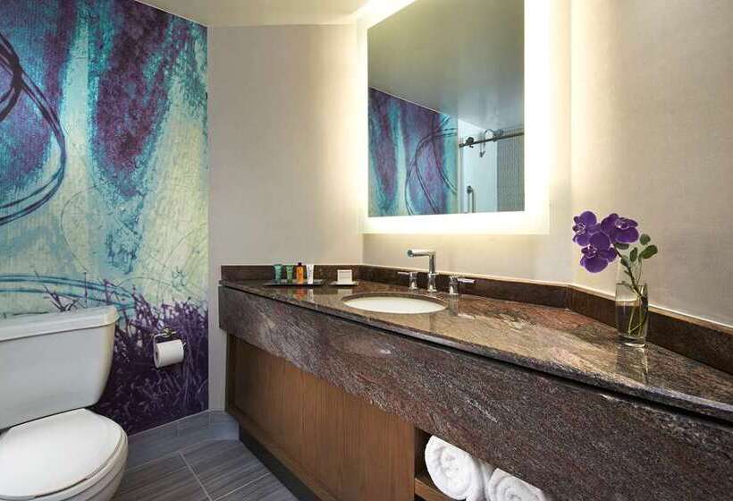 キングサイズベッドのスタンダードルーム, Hilton Long Beach