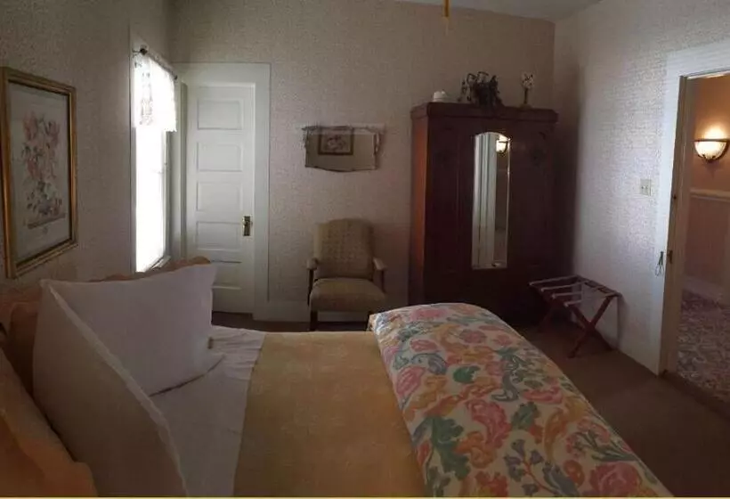 キングサイズベッドのスタンダードルーム, Inn On The River