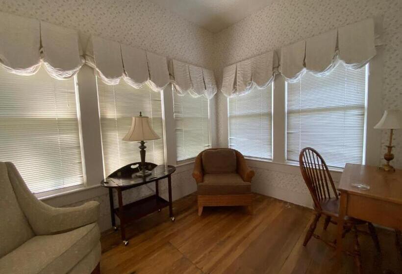 가든 전망 스위트, Inn On The River