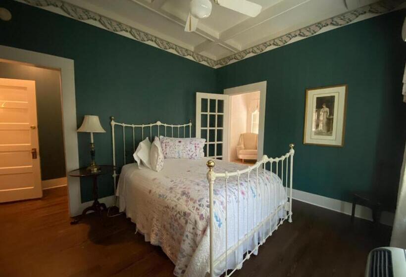 סוויטה נוף לגינה, Inn On The River