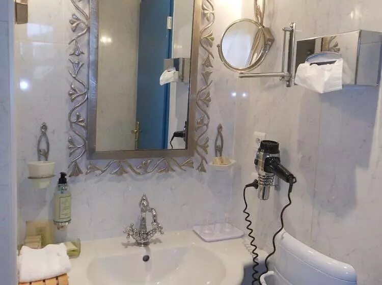 سوییت جونیور, Logis Hôtel Beauséjour Colmar