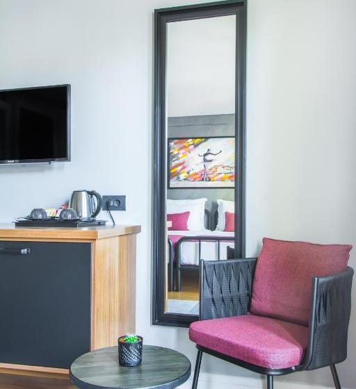 プレミアムルーム, Poem