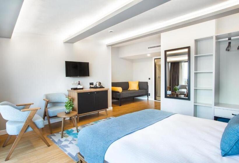 オーシャンビュースタンダードルームバルコニー付き, Poem