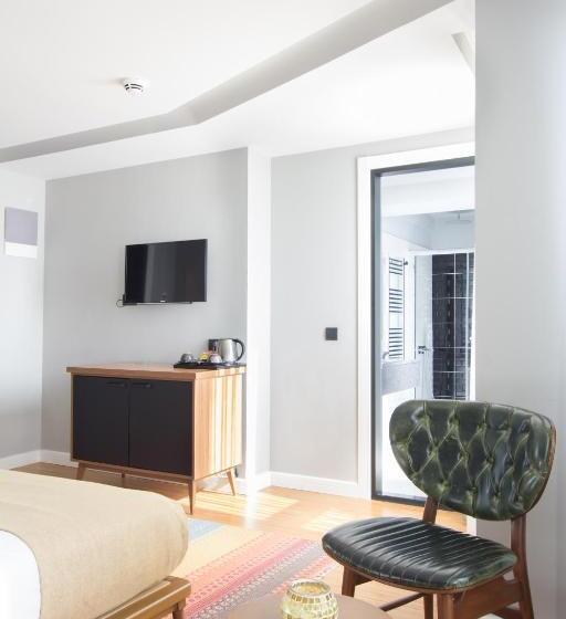 スーペリアールーム, Poem