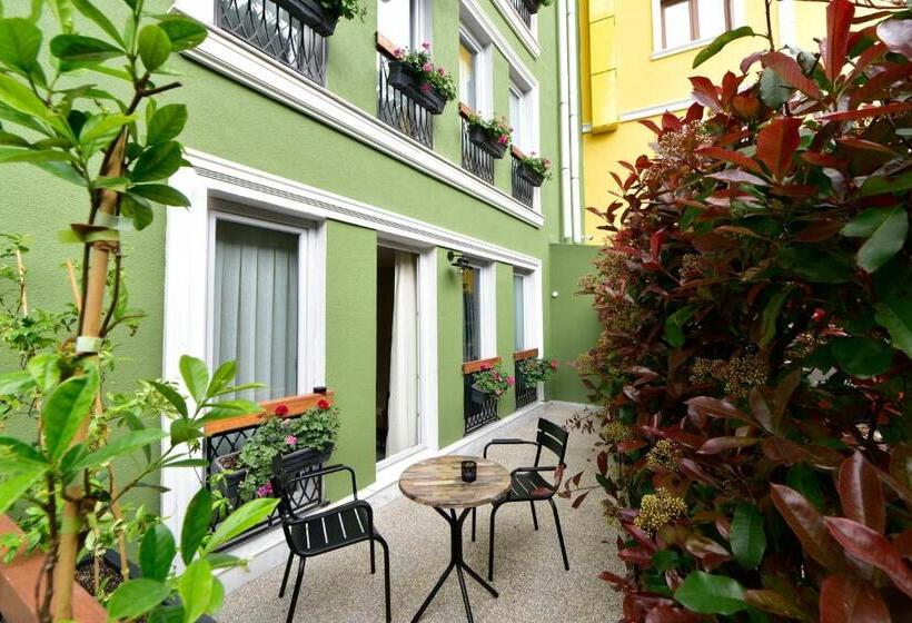 プレミアムルーム, Poem