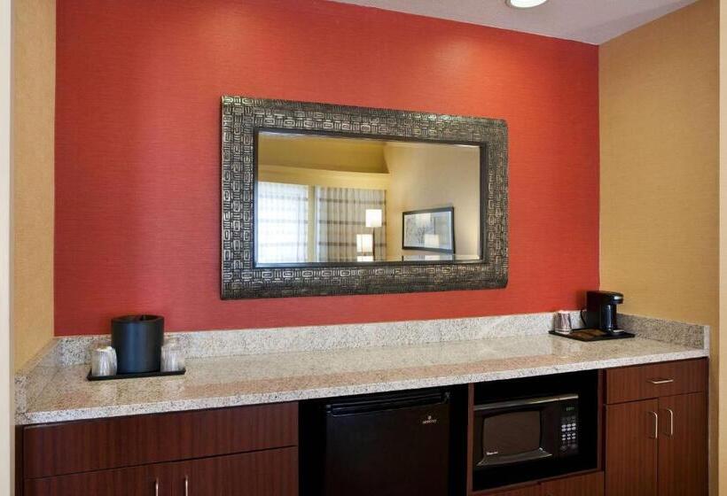 מיטת קינג בסוויטה, Sonesta Select Las Vegas Summerlin