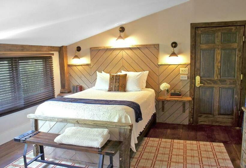 Номер Стандарт, Three Chimneys Inn