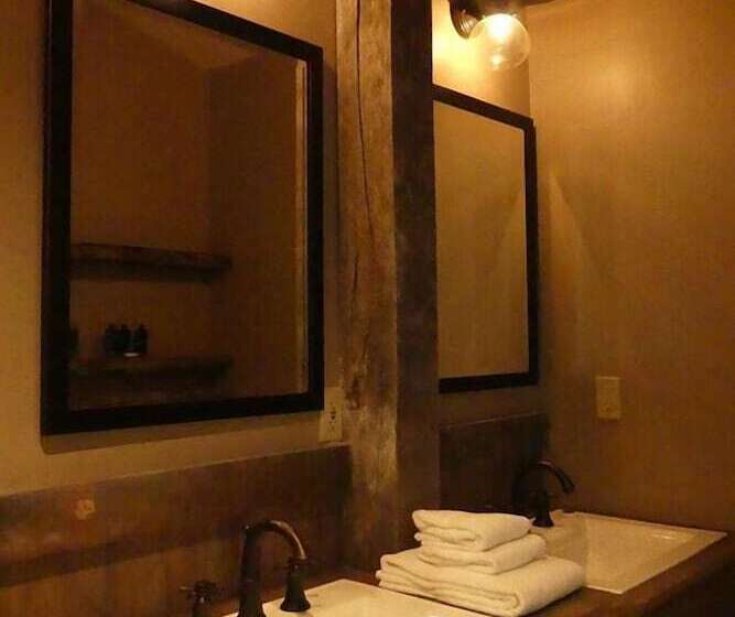 디럭스 룸, Three Chimneys Inn