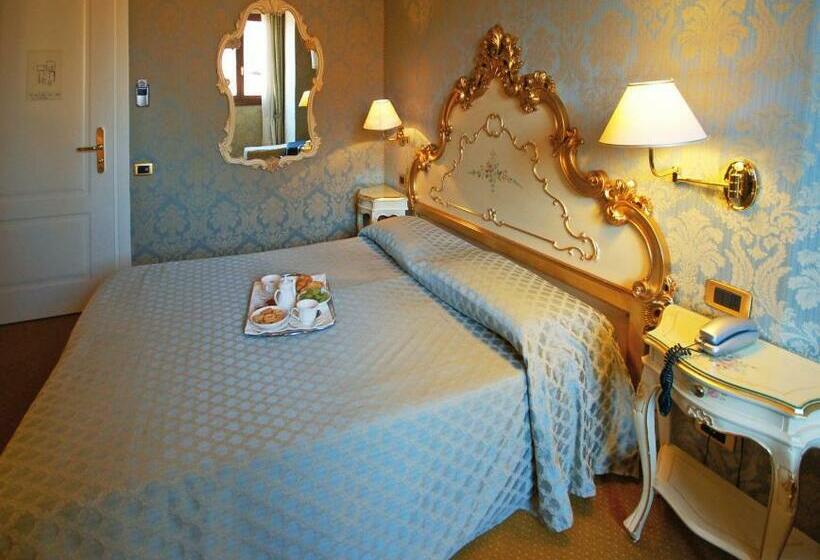 اتاق استاندارد سه نفره, Torino