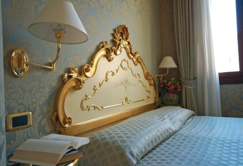 اتاق استاندارد سه نفره, Torino