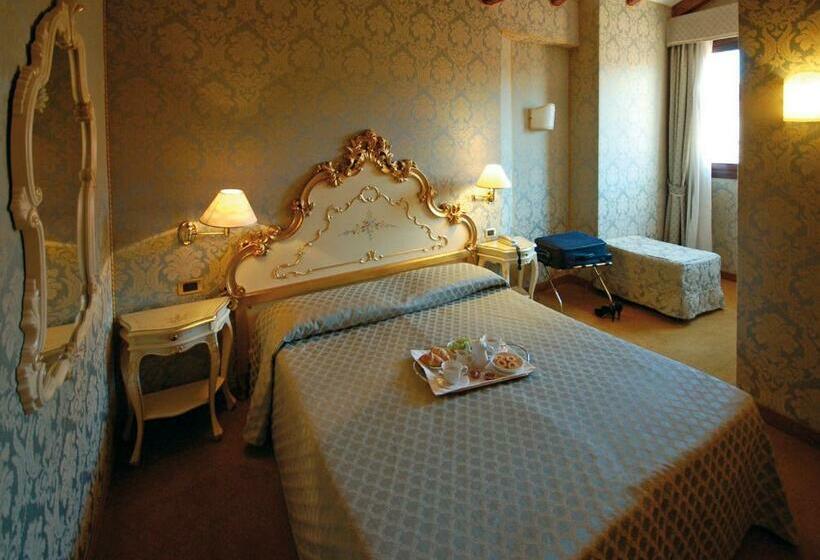 اتاق استاندارد سه نفره, Torino