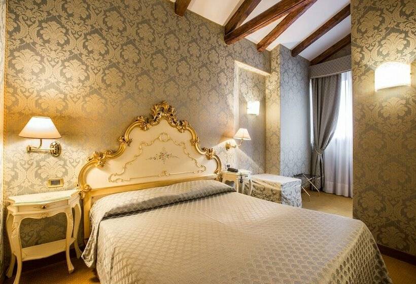 اتاق استاندارد سه نفره, Torino