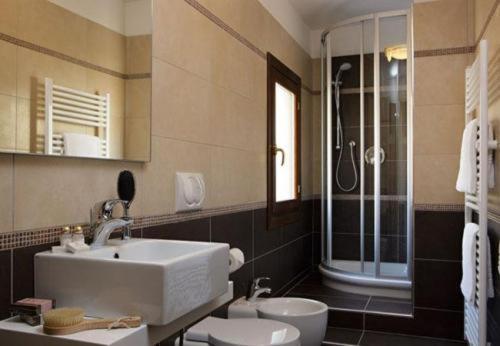 اتاق استاندارد چهار تخته, Torino