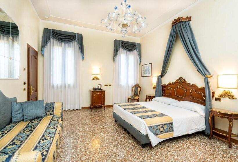 اتاق استاندارد چهار تخته, Torino