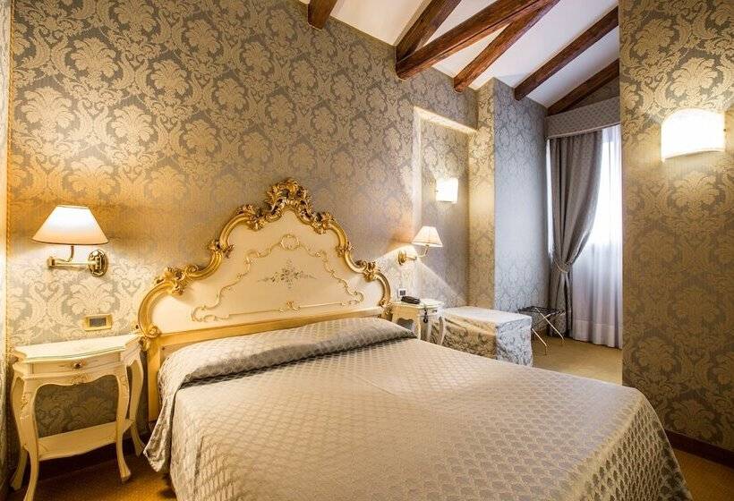 اتاق استاندارد چهار تخته, Torino