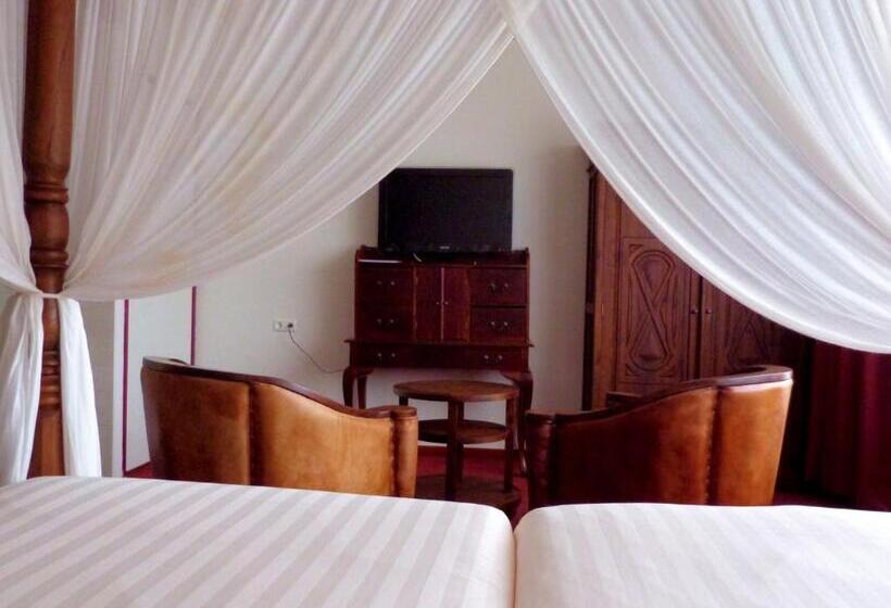 סוויטת ג'וניור, Wienerhof