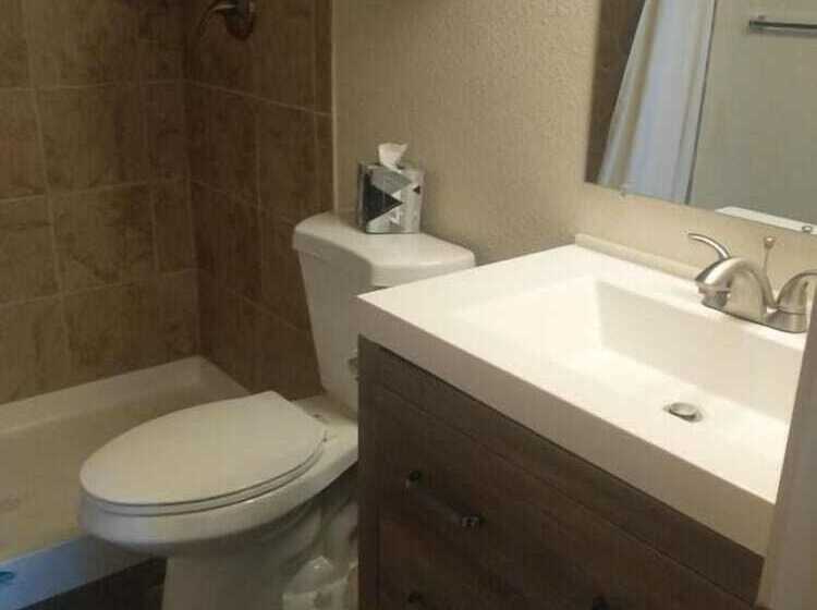 غرفة ديلوكس, Little Daisy Motel