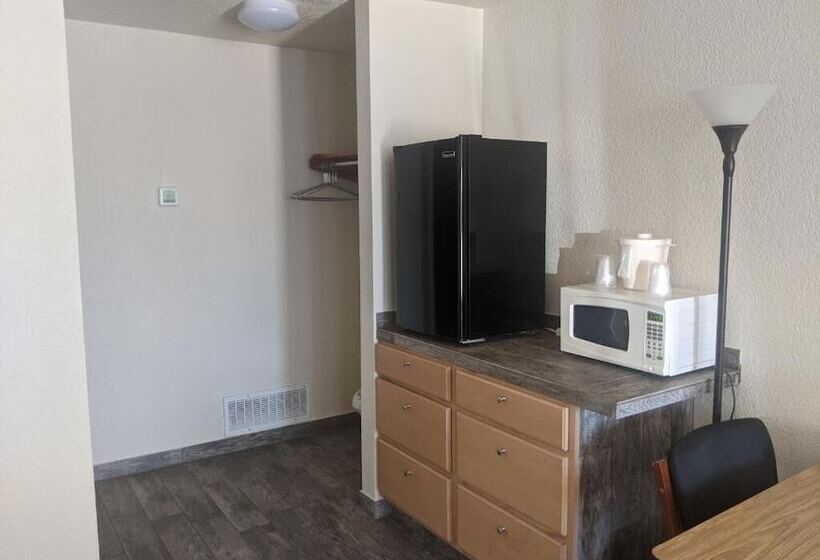 غرفة عائلية, Little Daisy Motel