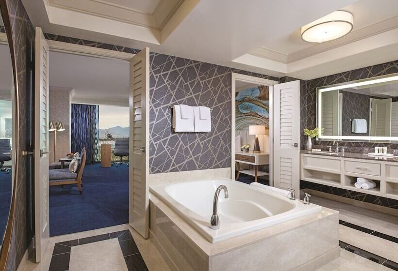 Люкс, Mandalay Bay Resort And Casino
