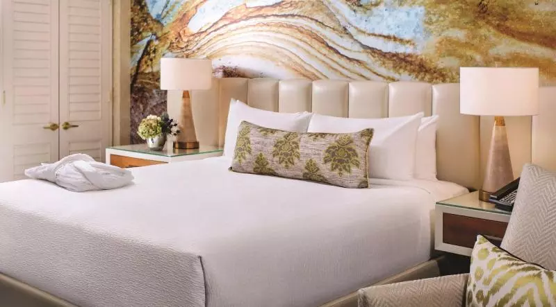 اتاق استاندارد با تخت بزرگ, Mandalay Bay Resort And Casino