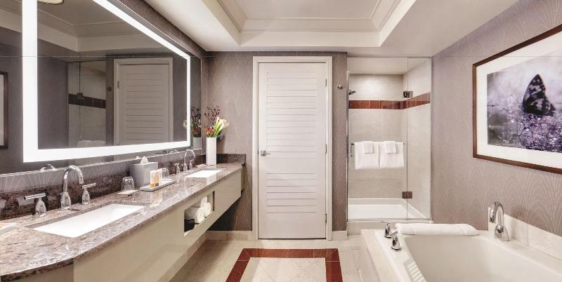 스탠다드 룸 킹사이즈 침대, Mandalay Bay Resort And Casino