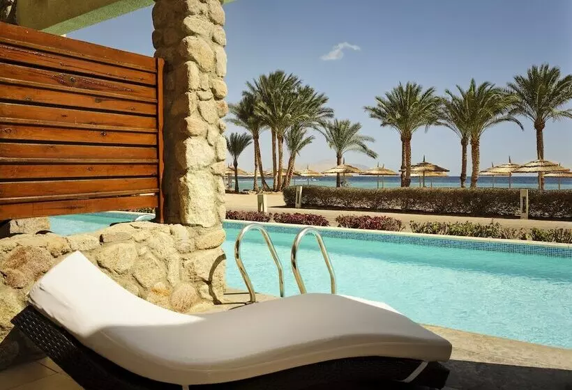 Standard swim-up room, Coral Sea Imperial Coral Sea Sensatori