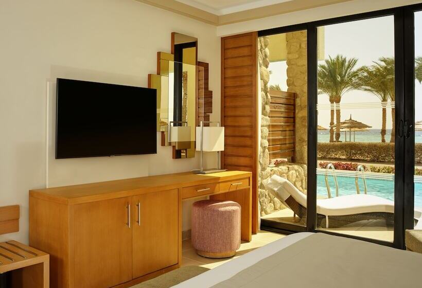 Standard swim-up room, Coral Sea Imperial Coral Sea Sensatori