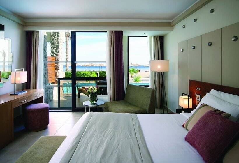 Standard swim-up room, Coral Sea Imperial Coral Sea Sensatori