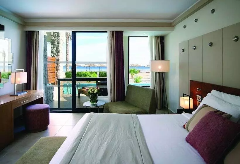 Standard swim-up room, Coral Sea Imperial Coral Sea Sensatori