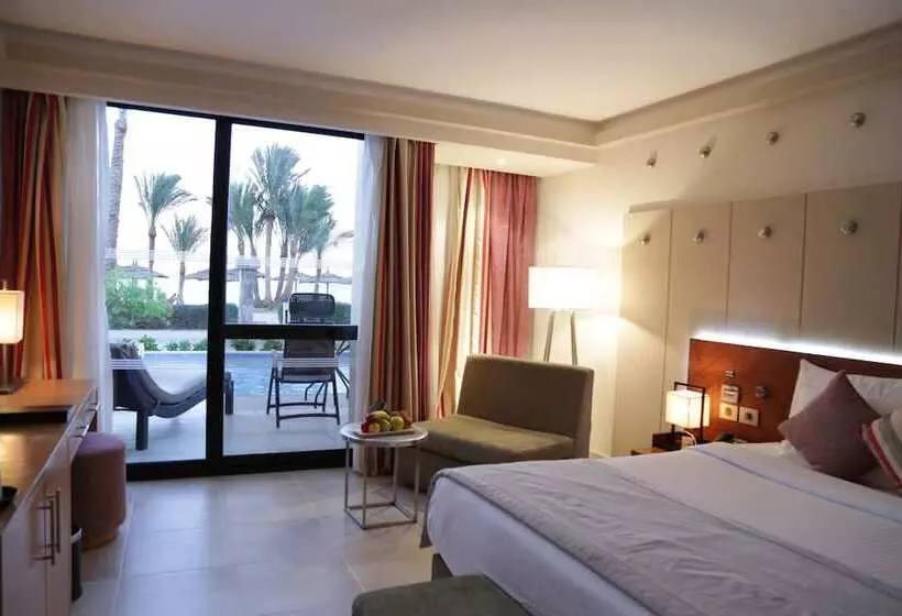 Standard swim-up room, Coral Sea Imperial Coral Sea Sensatori
