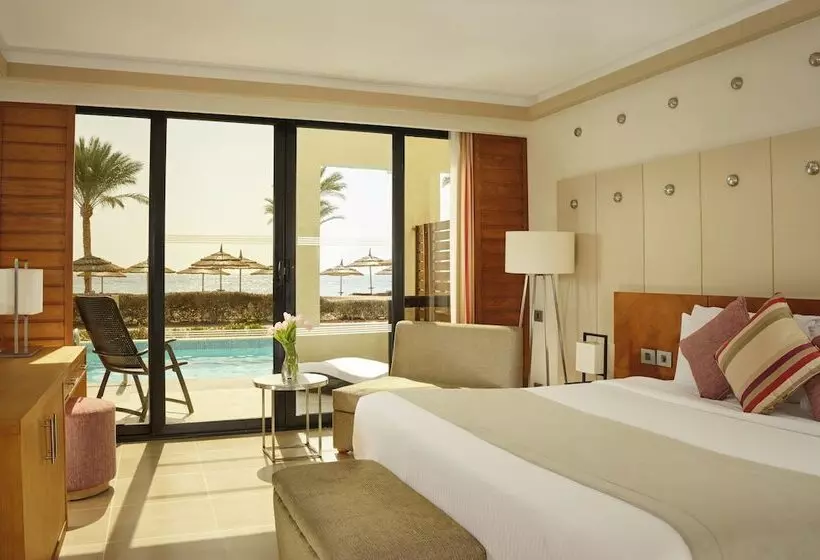 Standard swim-up room, Coral Sea Imperial Coral Sea Sensatori