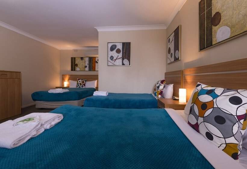 غرفة عائلية, 3 Sisters Motel