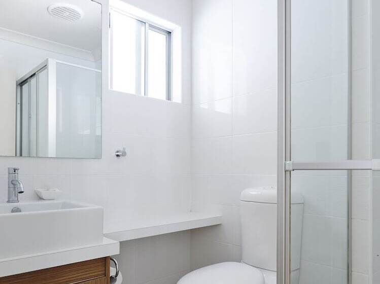 اتاق استاندارد سه تخته با بالکن, Bay Beach Motel