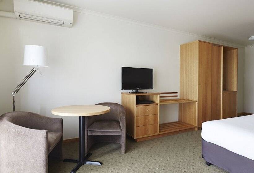 اتاق استاندارد سه تخته با بالکن, Bay Beach Motel