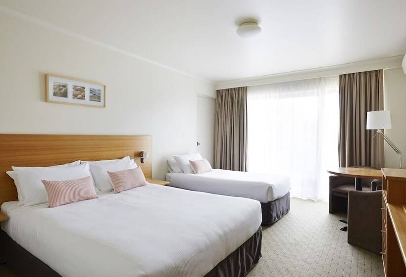 اتاق استاندارد سه تخته با بالکن, Bay Beach Motel