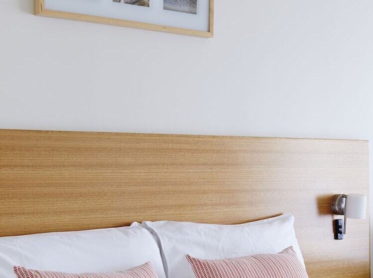 اتاق استاندارد سه تخته با بالکن, Bay Beach Motel