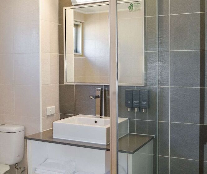 豪华房间, Zebra Motel