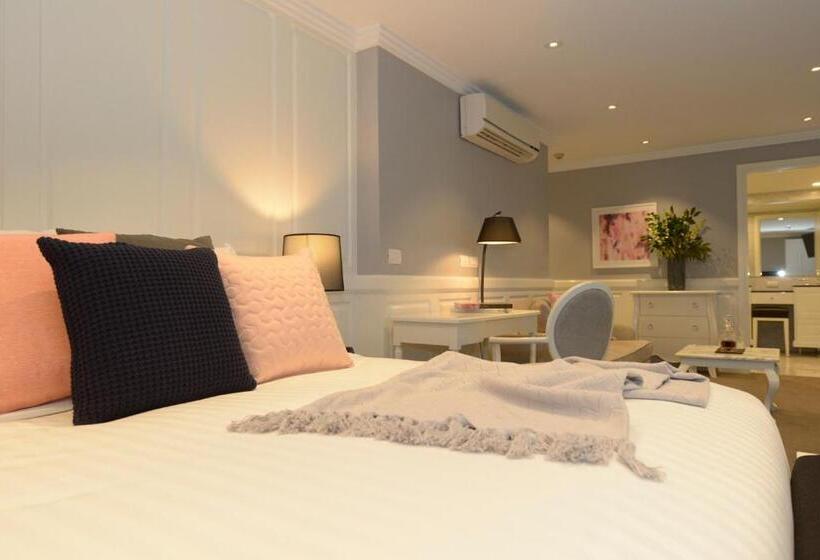 带按摩浴盆的套房, Canberra Rex