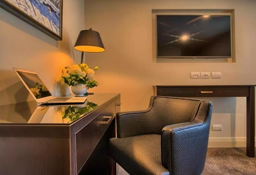 سوئیت با تخت بزرگ, Canberra Rex