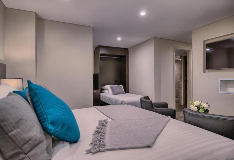 带大床的套房, Canberra Rex