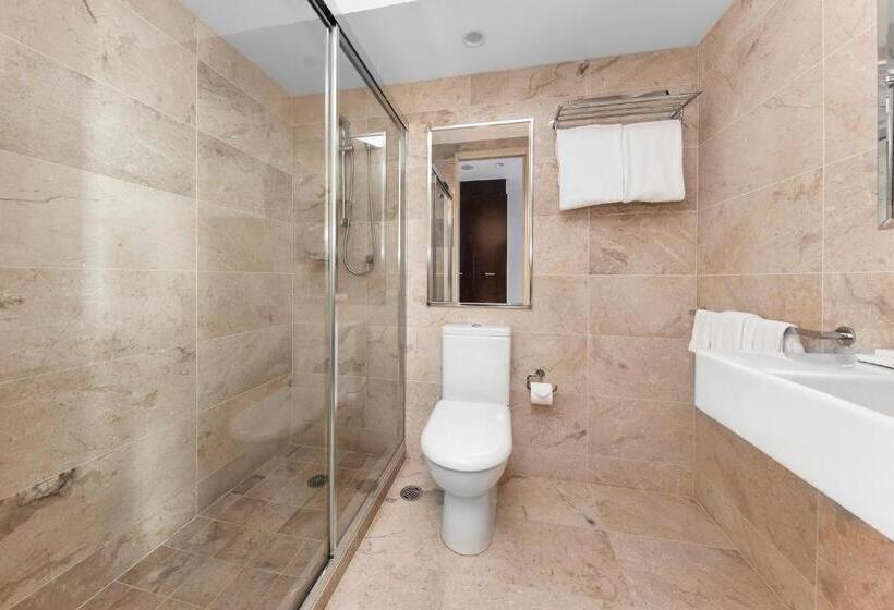 带大床的标准间, Canberra Rex