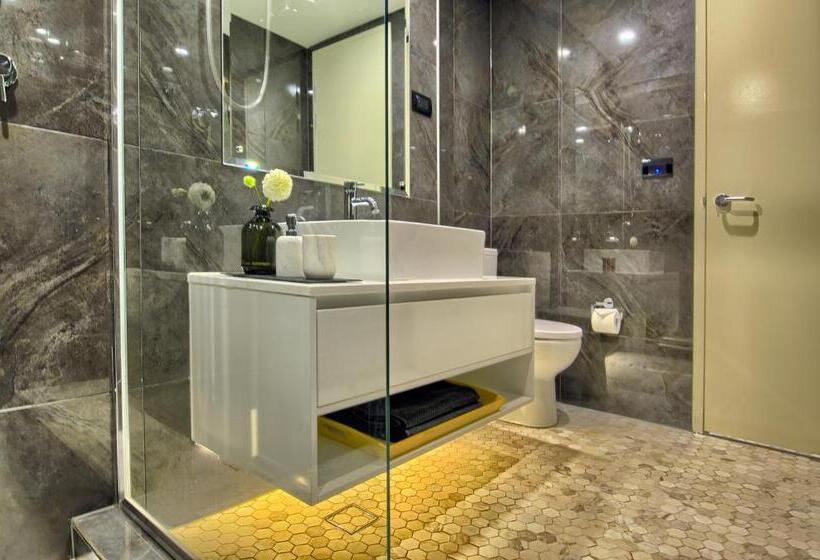 带大床的标准间, Canberra Rex