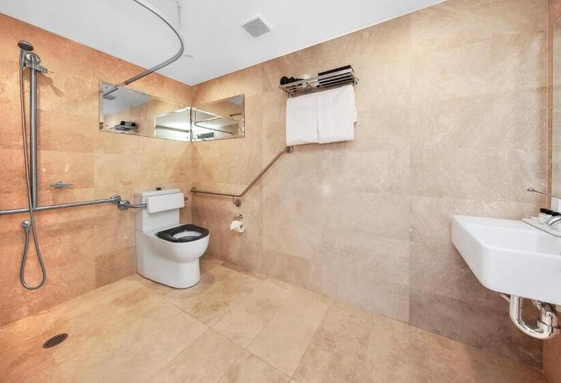 适合残疾人士使用的带超级大床的标准间, Canberra Rex