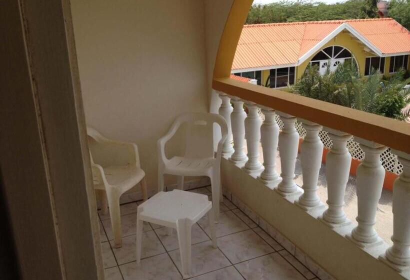 Superior studio with balcony, Coconut Inn