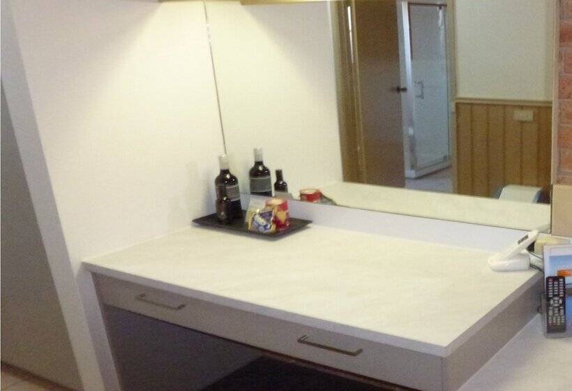 스탠다드 룸, Colonial Motor Inn Bairnsdale Golden Chain Property