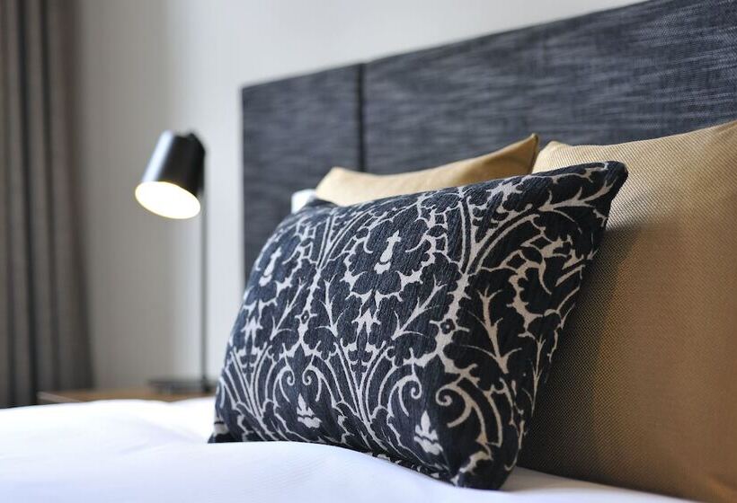 管理人员工作室, Grand Hotel Melbourne