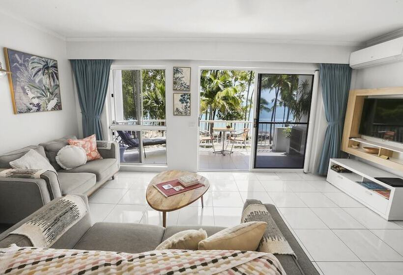 דירת חדר, Agincourt Beachfront Apartments