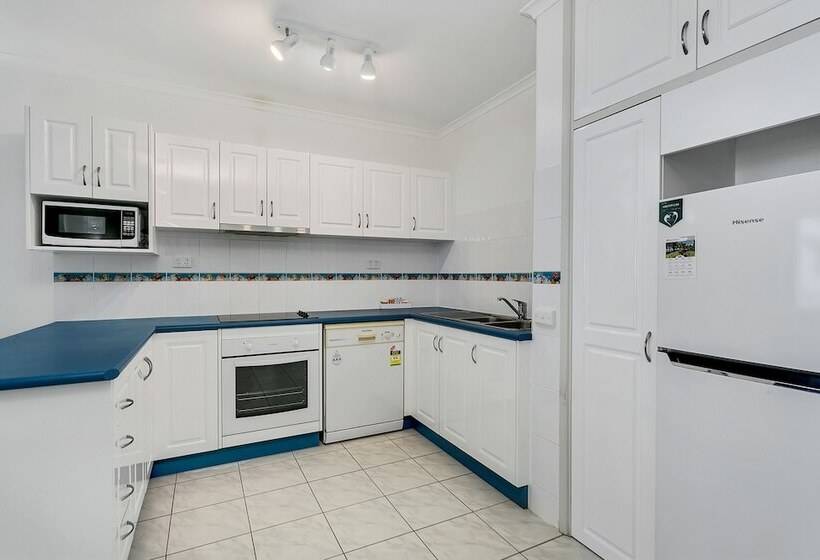 דירת חדר, Agincourt Beachfront Apartments