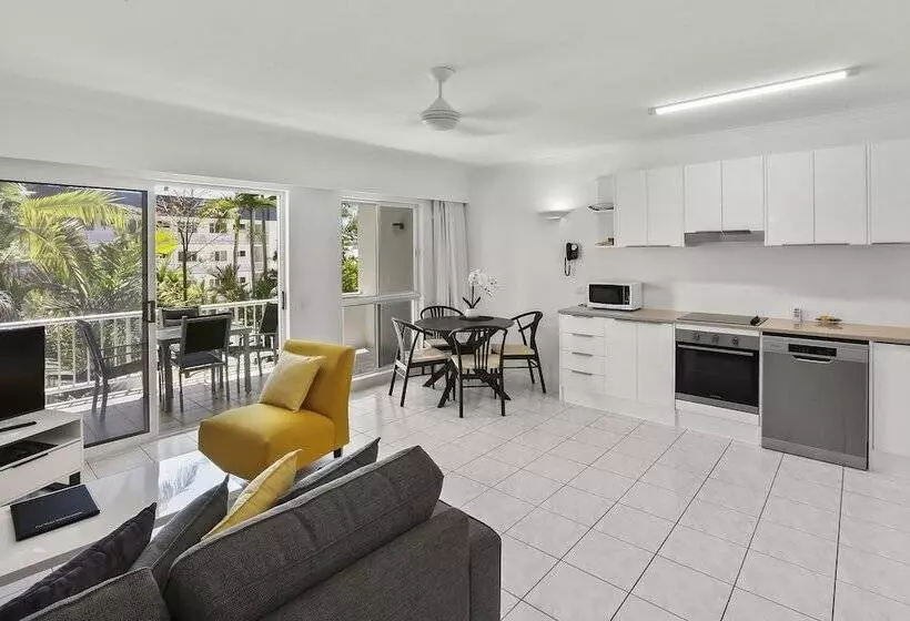 庭の見える１ベッドルームアパートメント, Agincourt Beachfront Apartments