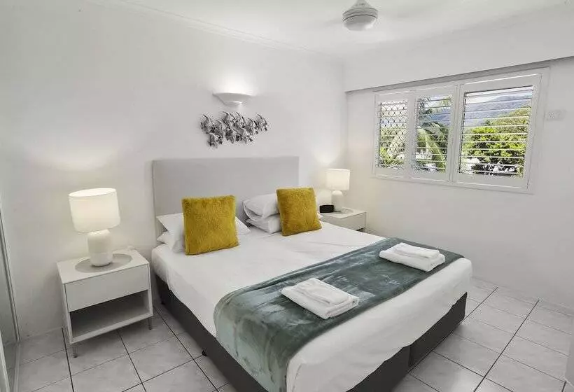庭の見える１ベッドルームアパートメント, Agincourt Beachfront Apartments